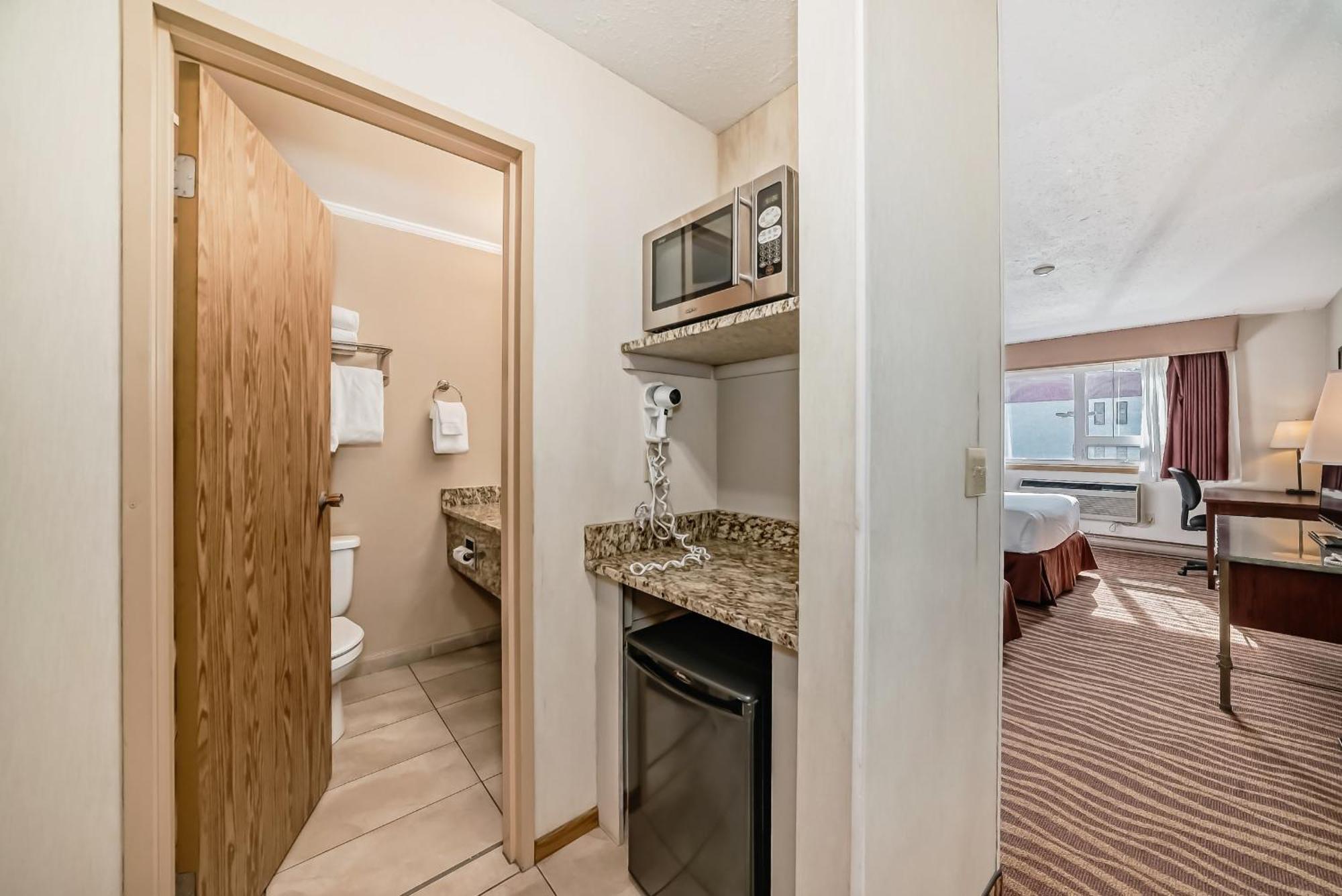 Invermere Inn & Suites Ngoại thất bức ảnh